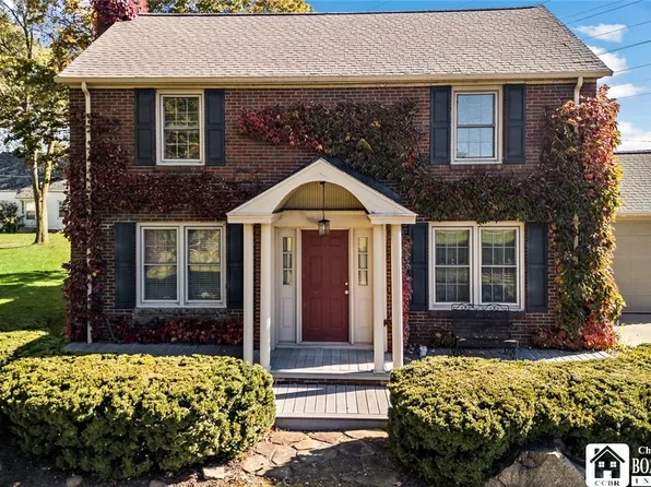 44 Point Dr N, Dunkirk, NY 14048