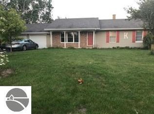 3288 N Pine Grove Rd, Edmore, MI 48829