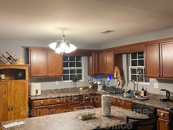 3rd image of 2830 18th Ave