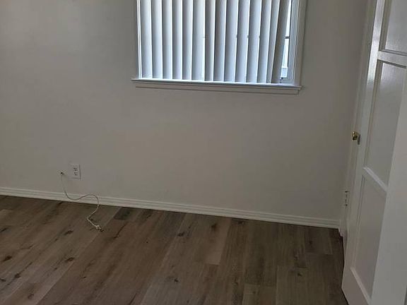 2nd image of 1601 N Flower St #14