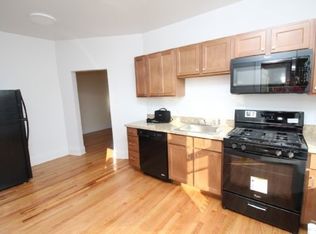 623 W Roscoe St #3, Chicago, IL 60657