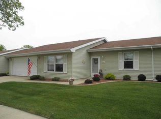 46 Fiesta Ct #B, Appleton, WI 54911