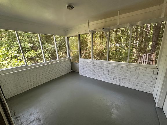 4th image of 433 Lexington Dr #435