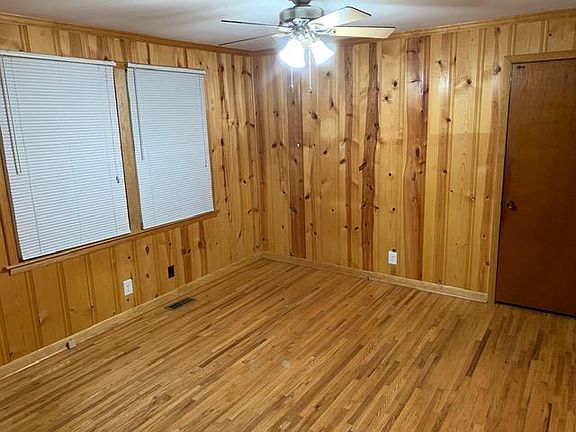 3rd image of 1308 Bellshire Dr