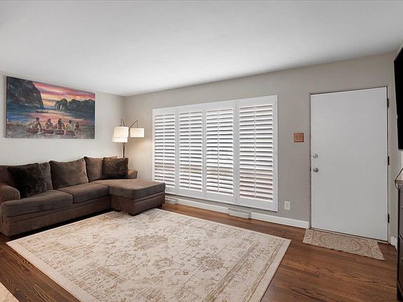 5th image of 8728 Villa Crest Dr
