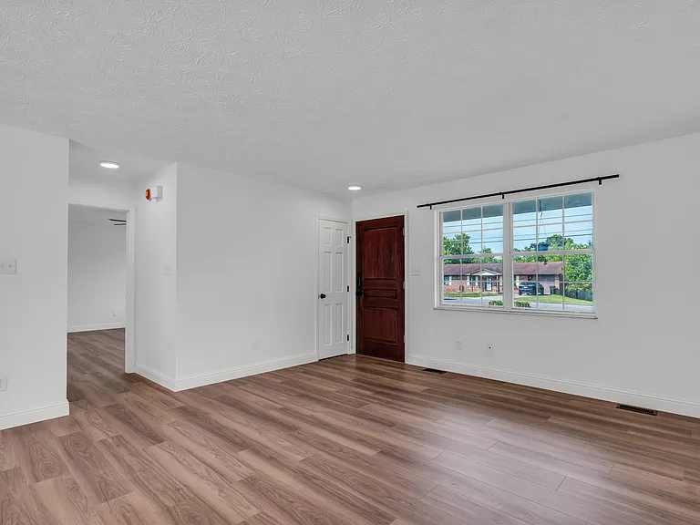 3412 Happy Acres Rd — Photo 9