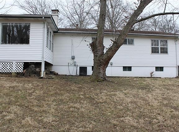 2nd image of 1825 Seven Pines Dr