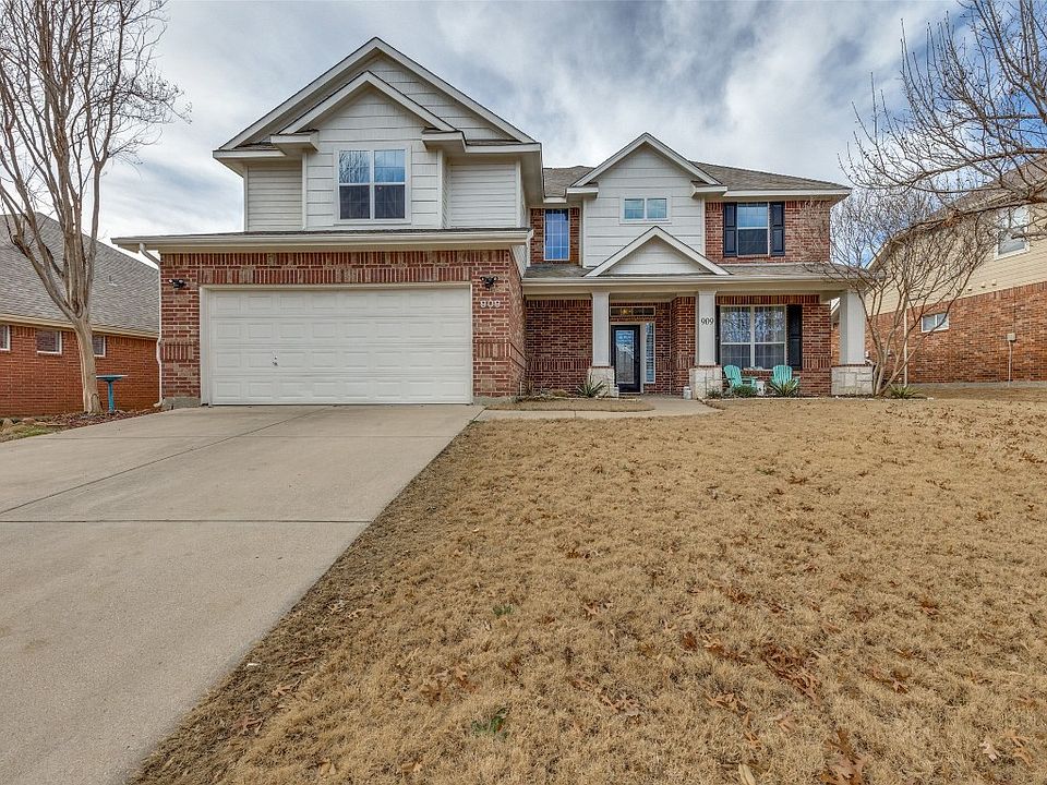 1st image of 909 Dogwood Dr