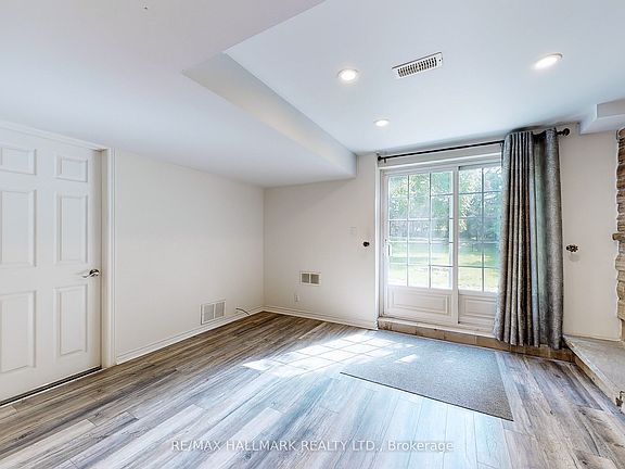 4th image of 63 Hillview Dr #Basement