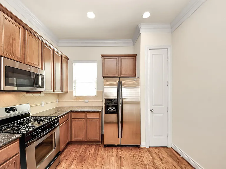 3422 Center St — Photo 8