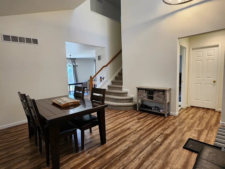 4736 Laurelglen Ln — Photo 5