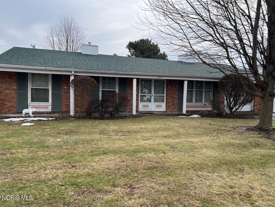 2079 Cherrylawn Dr, Toledo, OH 43614