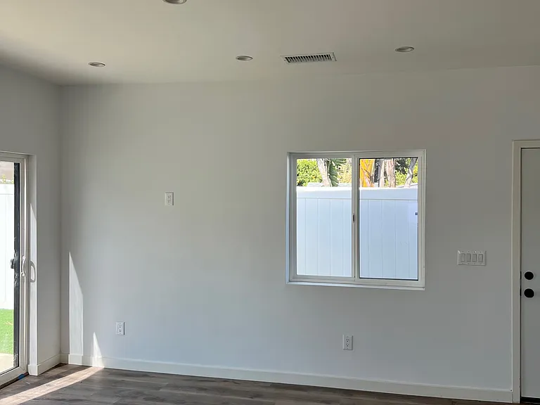 6427 Rhodes Ave — Photo 44