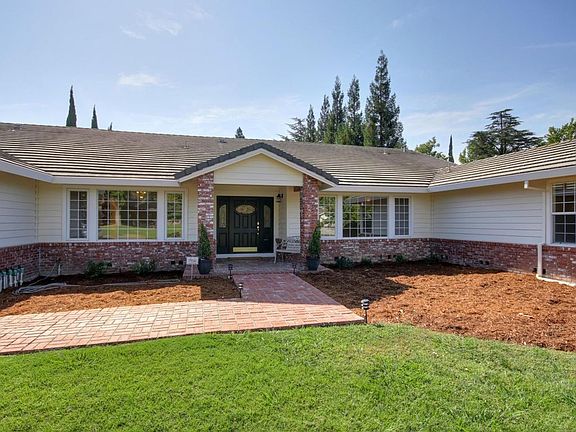 3rd image of 910 La Sierra Dr