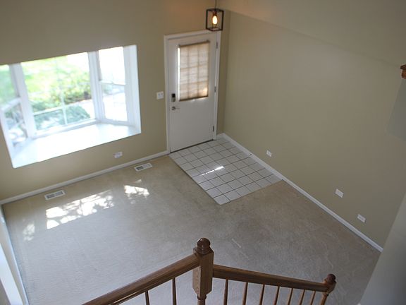 5th image of 230 Carlisle Ave