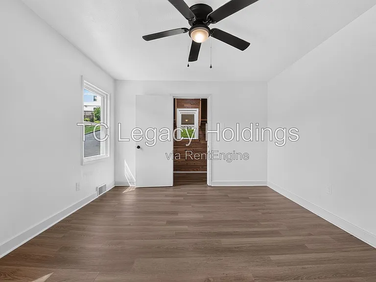 300 Ash Ave — Photo 20