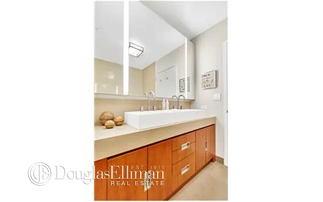 Rented by Douglas Elliman | media 8