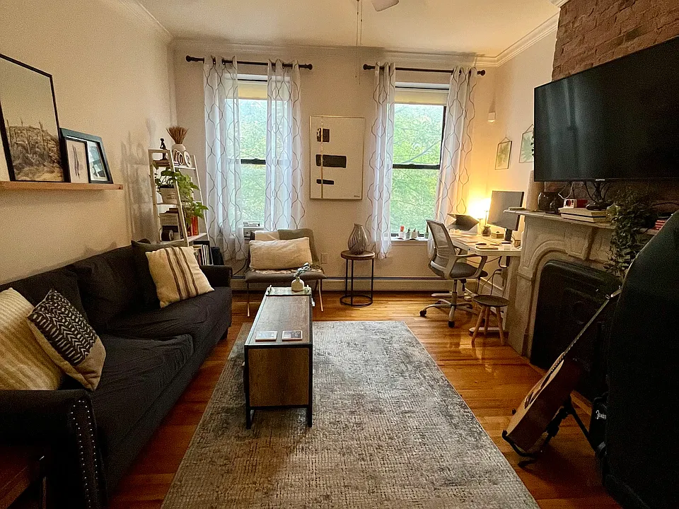 227 3rd St #2L