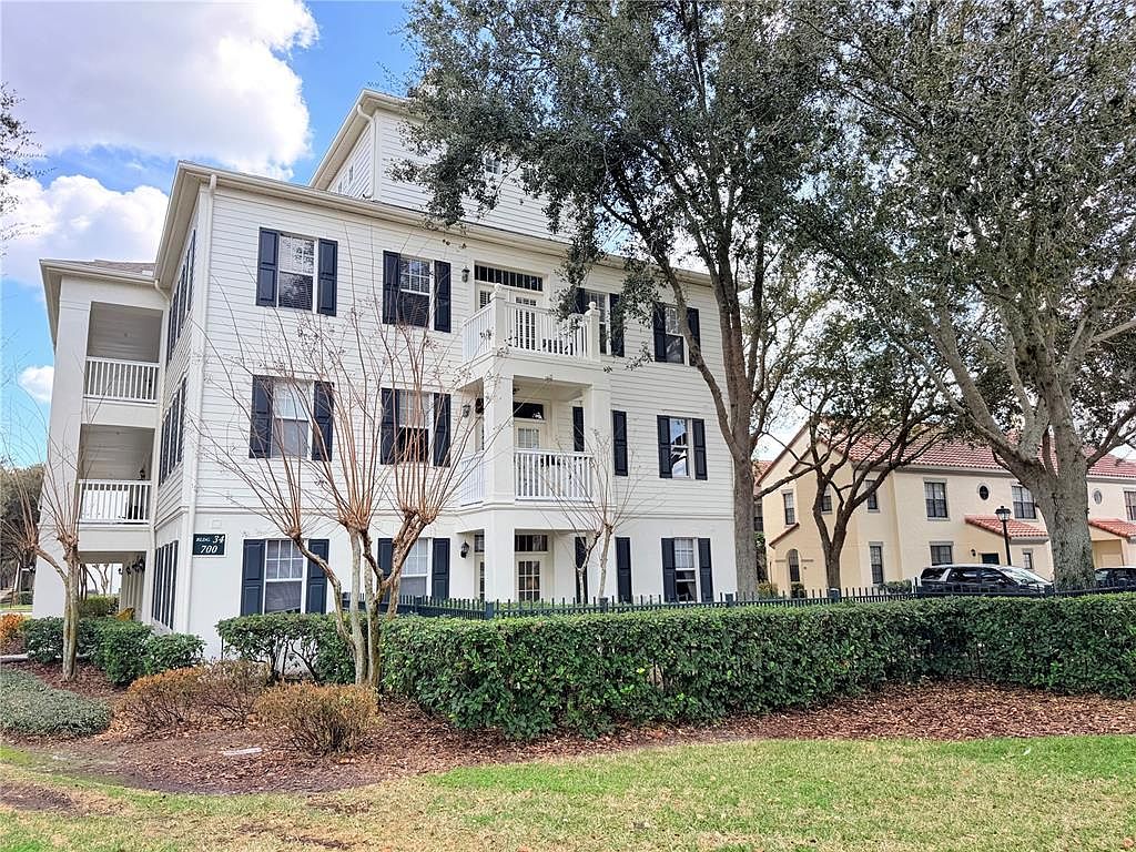 700 Siena Palm Dr APT 305