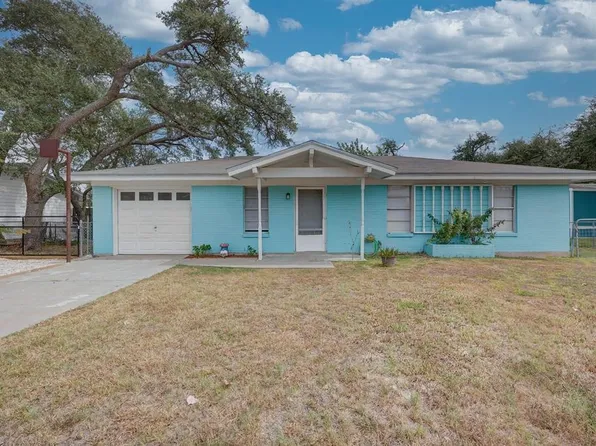 1330 Redbird Dr, Rockport, TX 78382