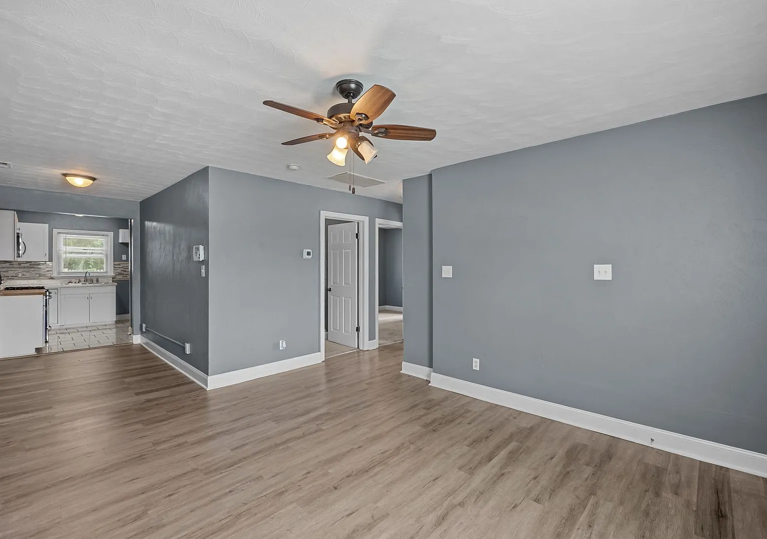2321 Columbus Avenue — Photo 3