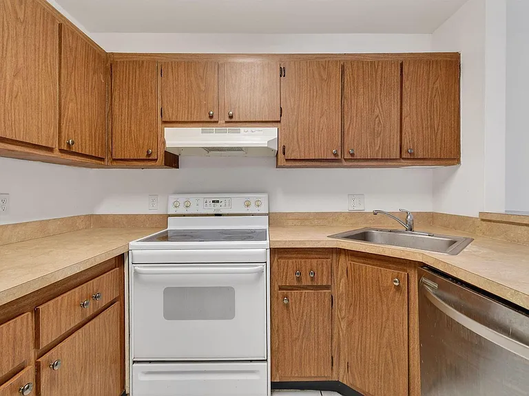 3502 Gardens East Dr #B — Photo 18