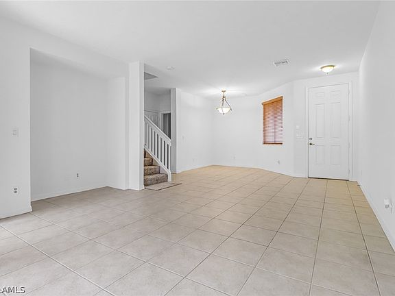 5th image of 10036 Chiana Cir