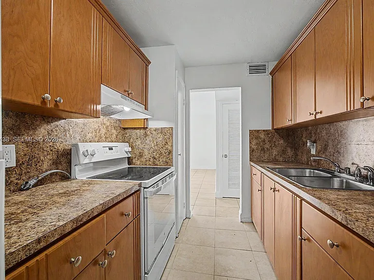 7256 SW 94th Pl #A8 — Photo 8
