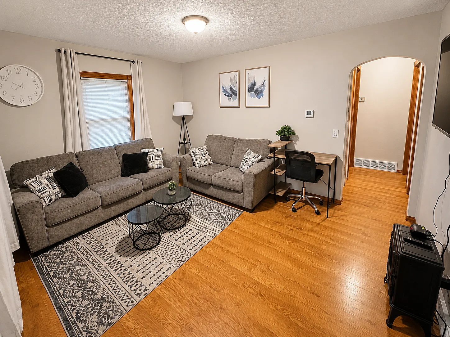 2 bed, 700 sqft, $1,250 — Photo 3