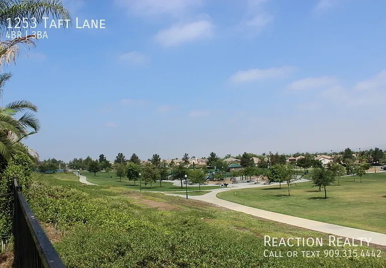 1253 Taft Ln — Photo 5
