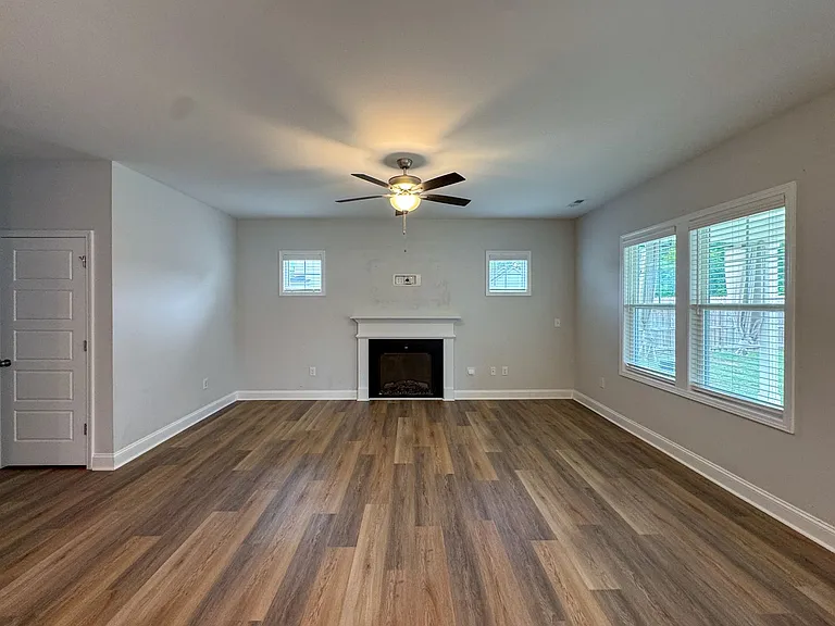 304 Slade Corner Rd — Photo 2