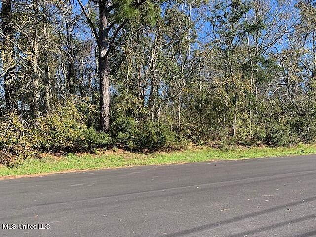 2nd image of Vine Cir Lot 9