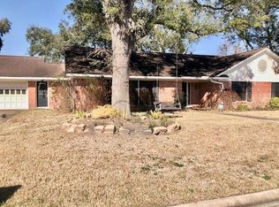 1002 Center St, El Campo, TX 77437