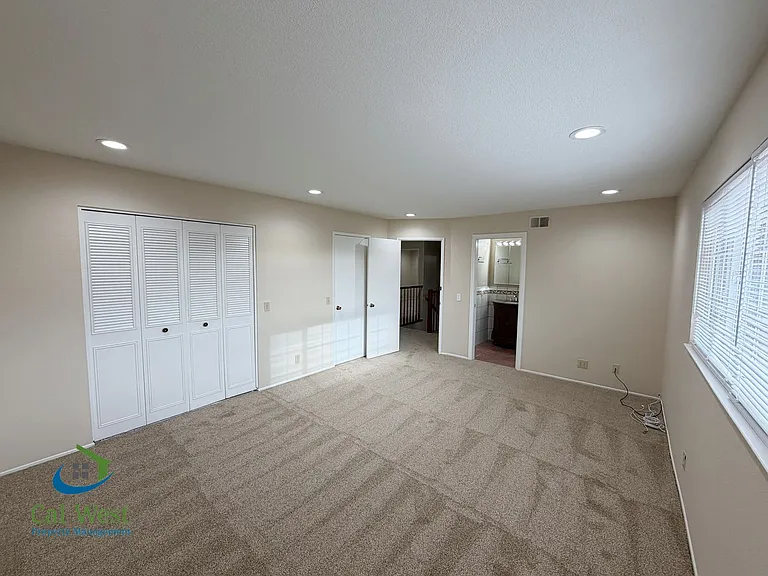 6465 Sussex Pl — Photo 17