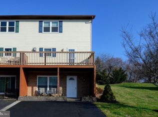12 Dartmouth Ct, Mechanicsburg, PA 17055