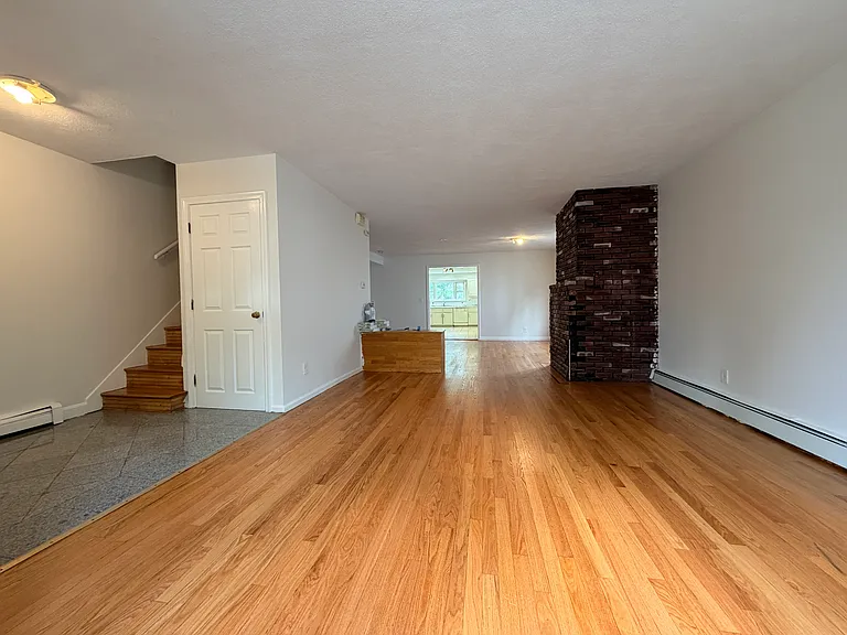 141-143 Bloomingdale St #1 — Photo 12
