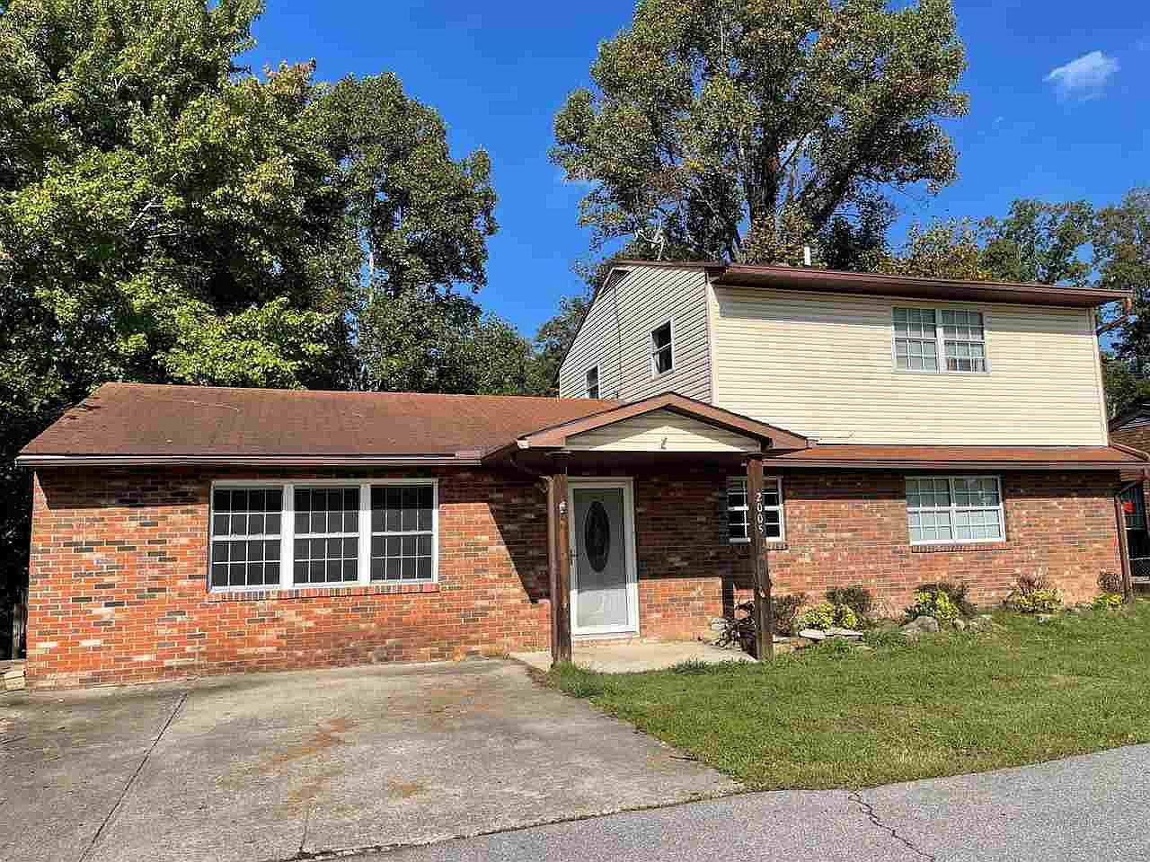 2005 Court St, Flatwoods, KY 41139 Zillow