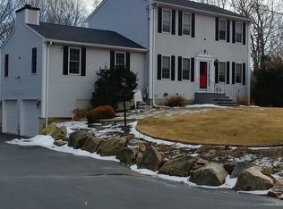 111 Eagle Dr, Scituate, RI 02831