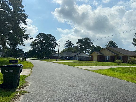 4th image of 127 NE Shayna Dr
