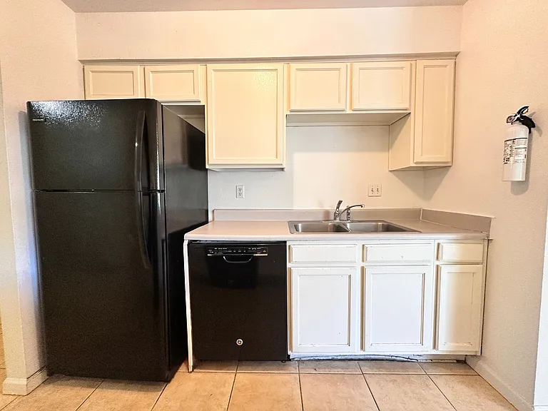 1785 Alpha Ct SE — Photo 10