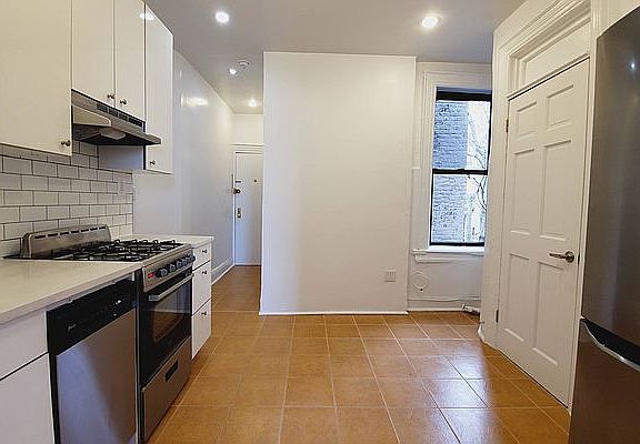 3rd image of 132 N 1st St APT 10