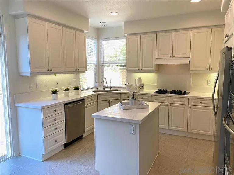 13260 Hollyfield Ct — Photo 5