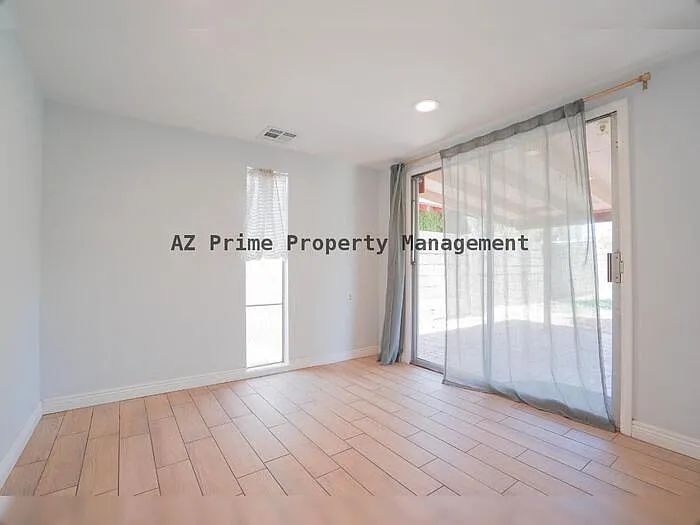 506 W 11th St — Photo 13
