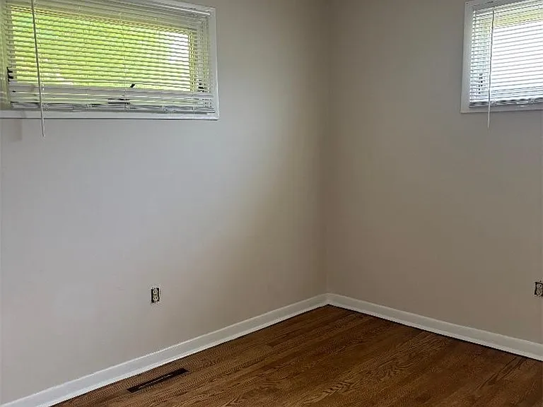 110 Brentwood Dr — Photo 8