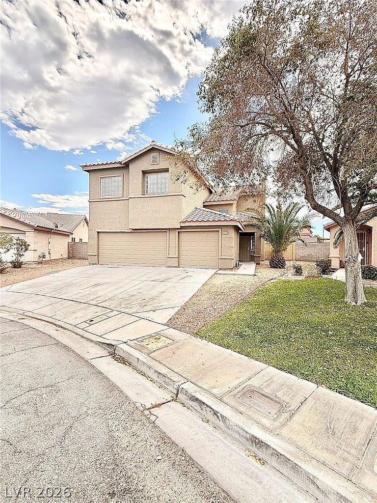 4 bed, 2.5 bath, 2089 sqft, $1,999 — Photo 3