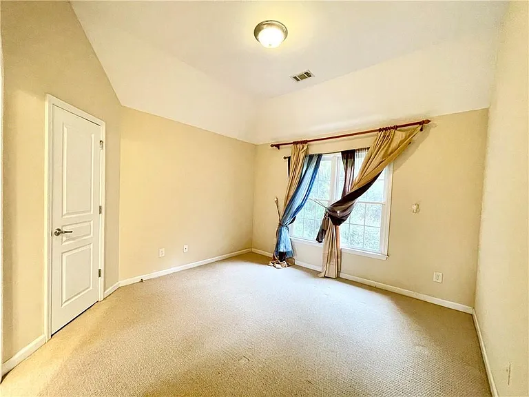555 Vinings Springs Dr SE — Photo 43