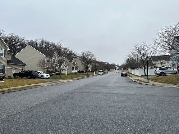 4th image of 6 Logan Dr