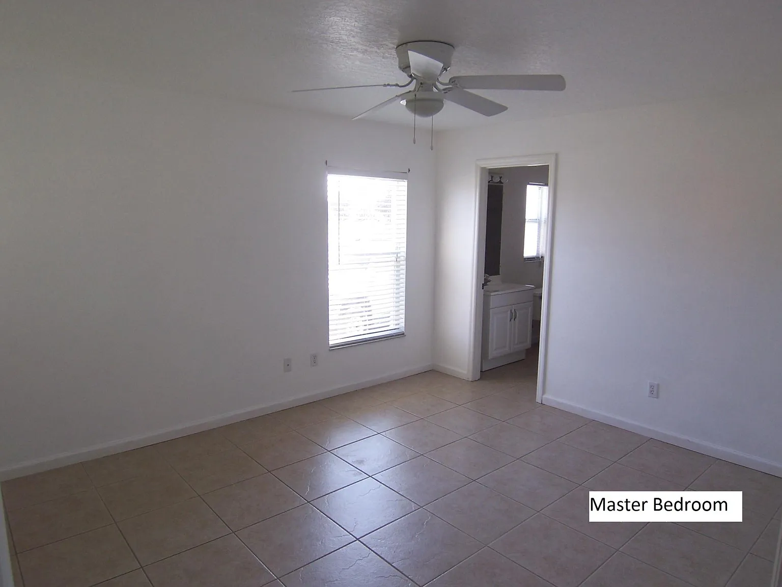 3 bed, 1218 sqft, $2,100 — Photo 4