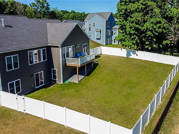 5th image of 7430 Summerhill Ln