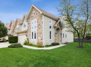 208 Taylor Ct, Buffalo Grove, IL